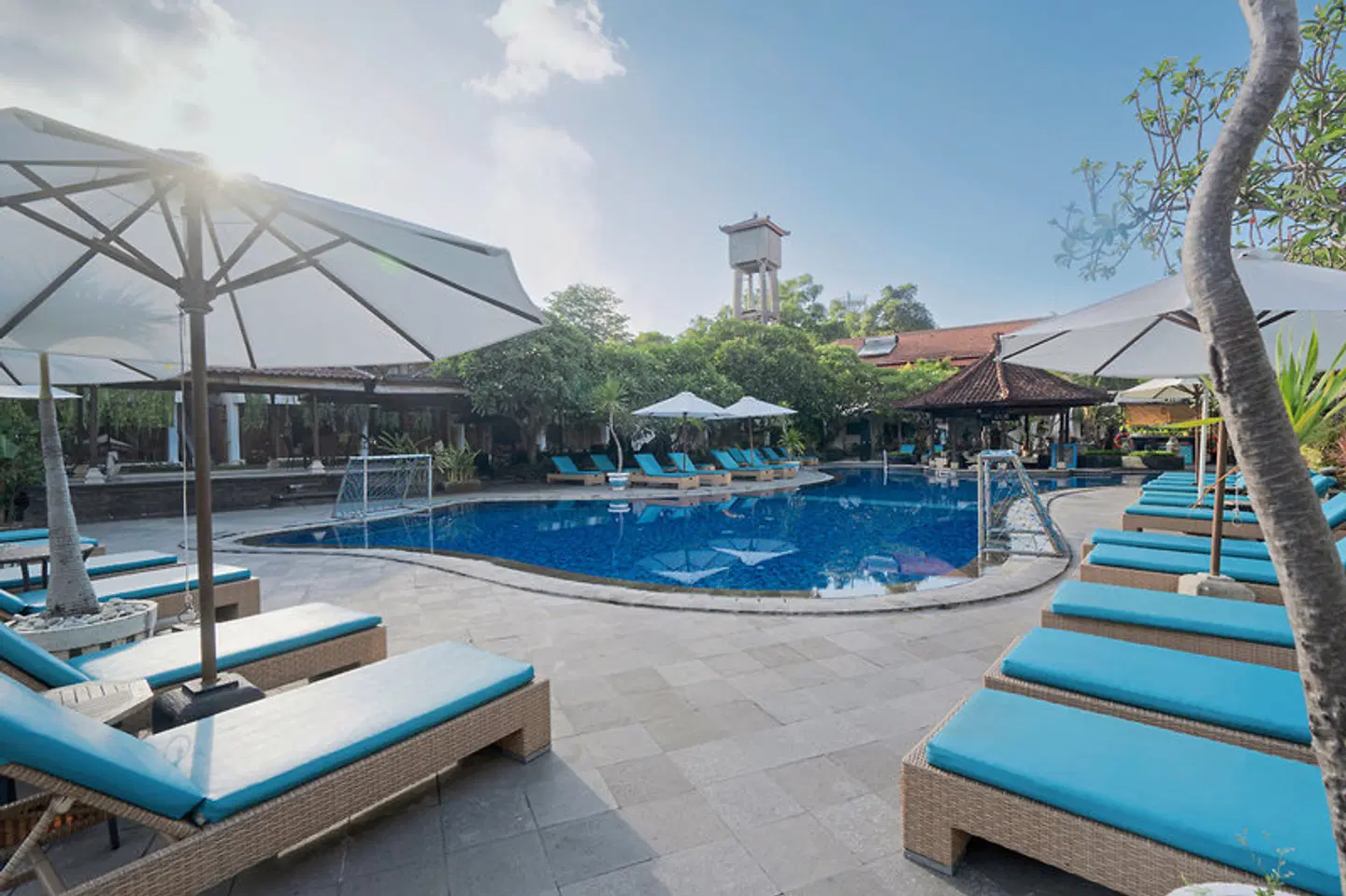 Kuta Beach Club Hotel OUTDOOR_POOL