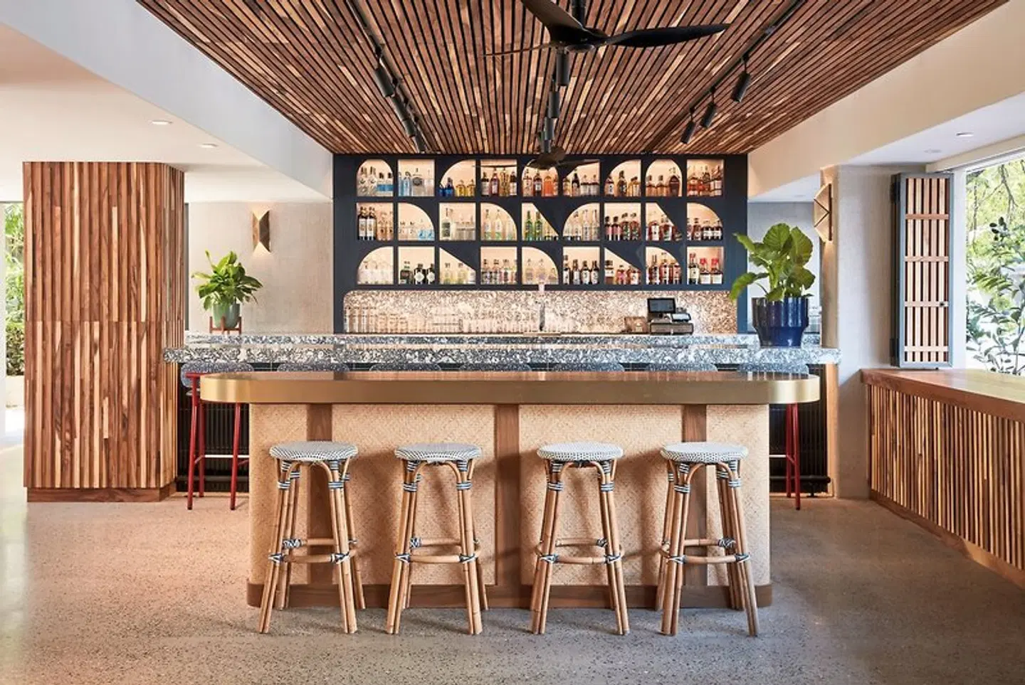 Wayfinder Waikiki Bar