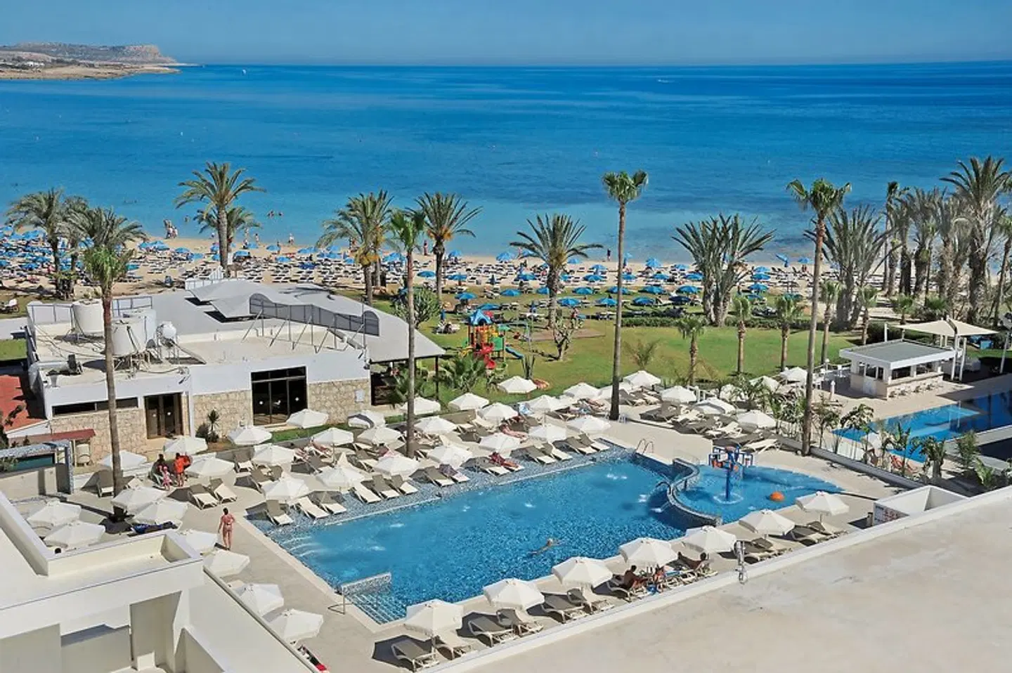 Nelia Beach Hotel OUTDOOR_POOL