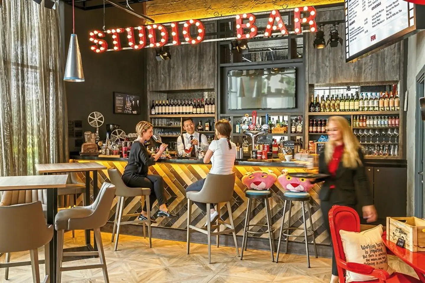 Ibis Styles London Ealing Bar
