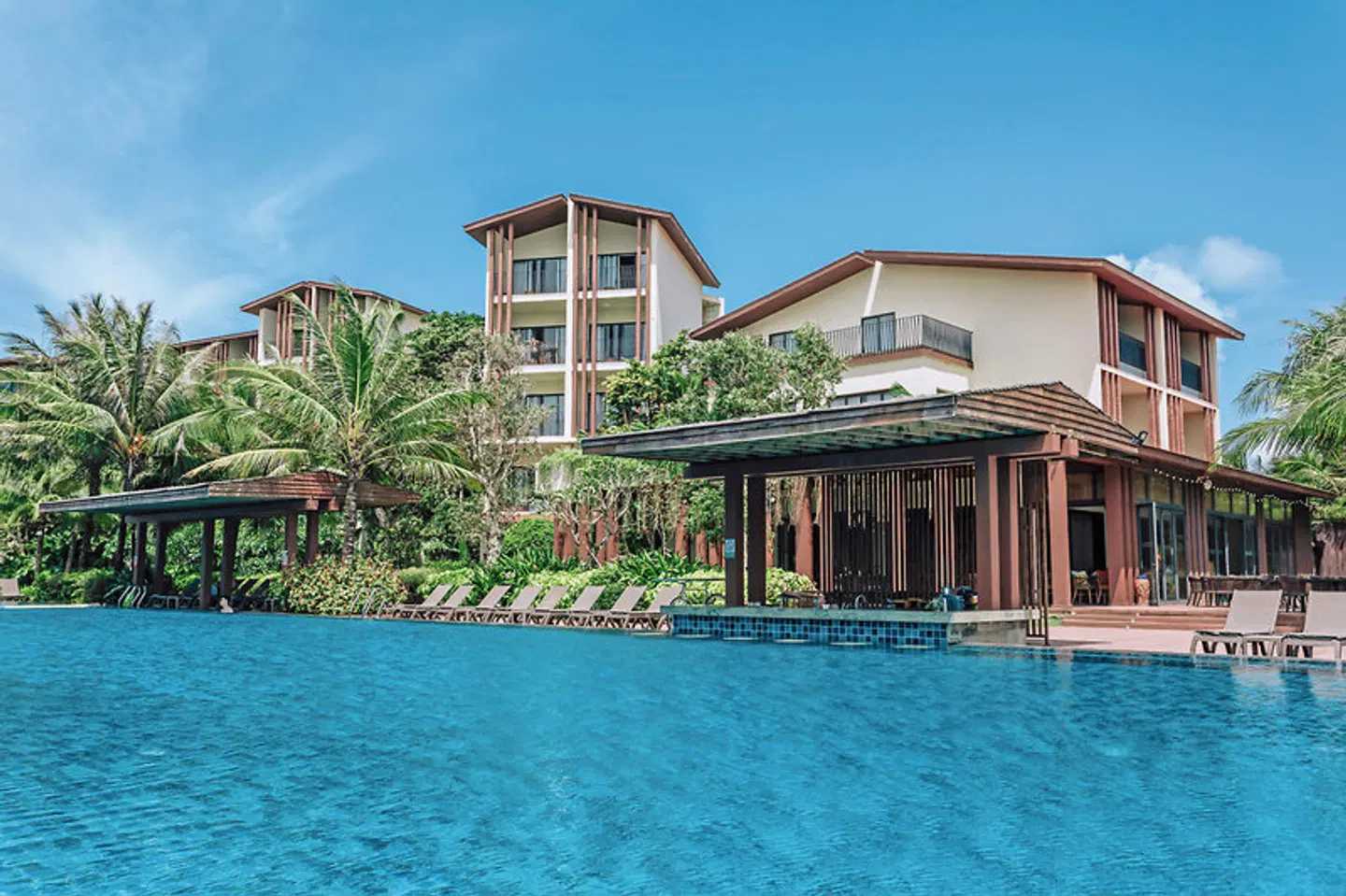Dusit Princess Moonrise Beach Resort Phu Quoc OUTDOOR_POOL