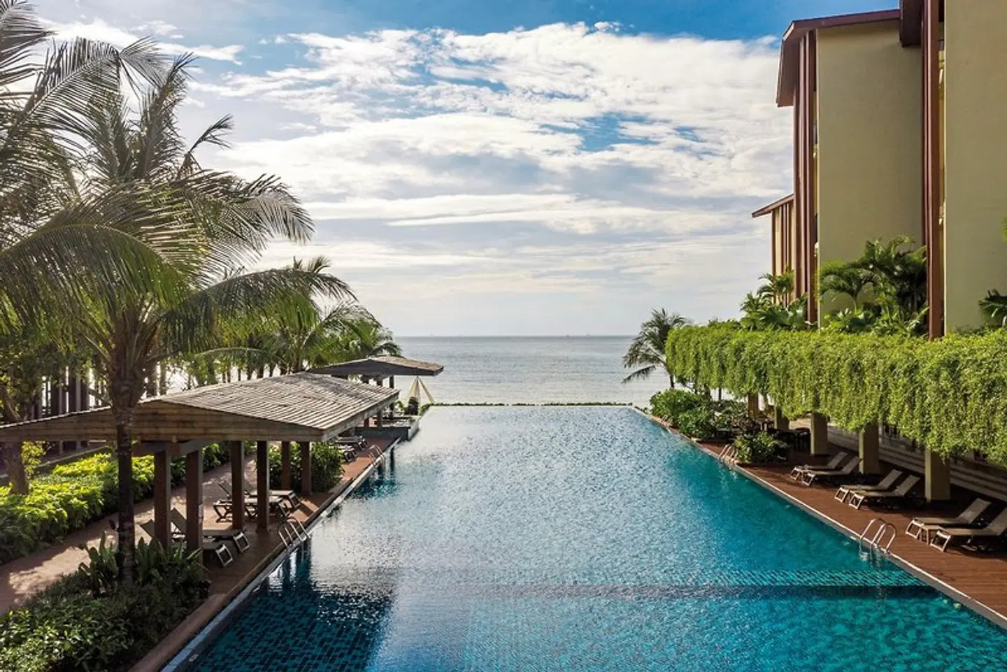 Dusit Princess Moonrise Beach Resort Phu Quoc OUTDOOR_POOL
