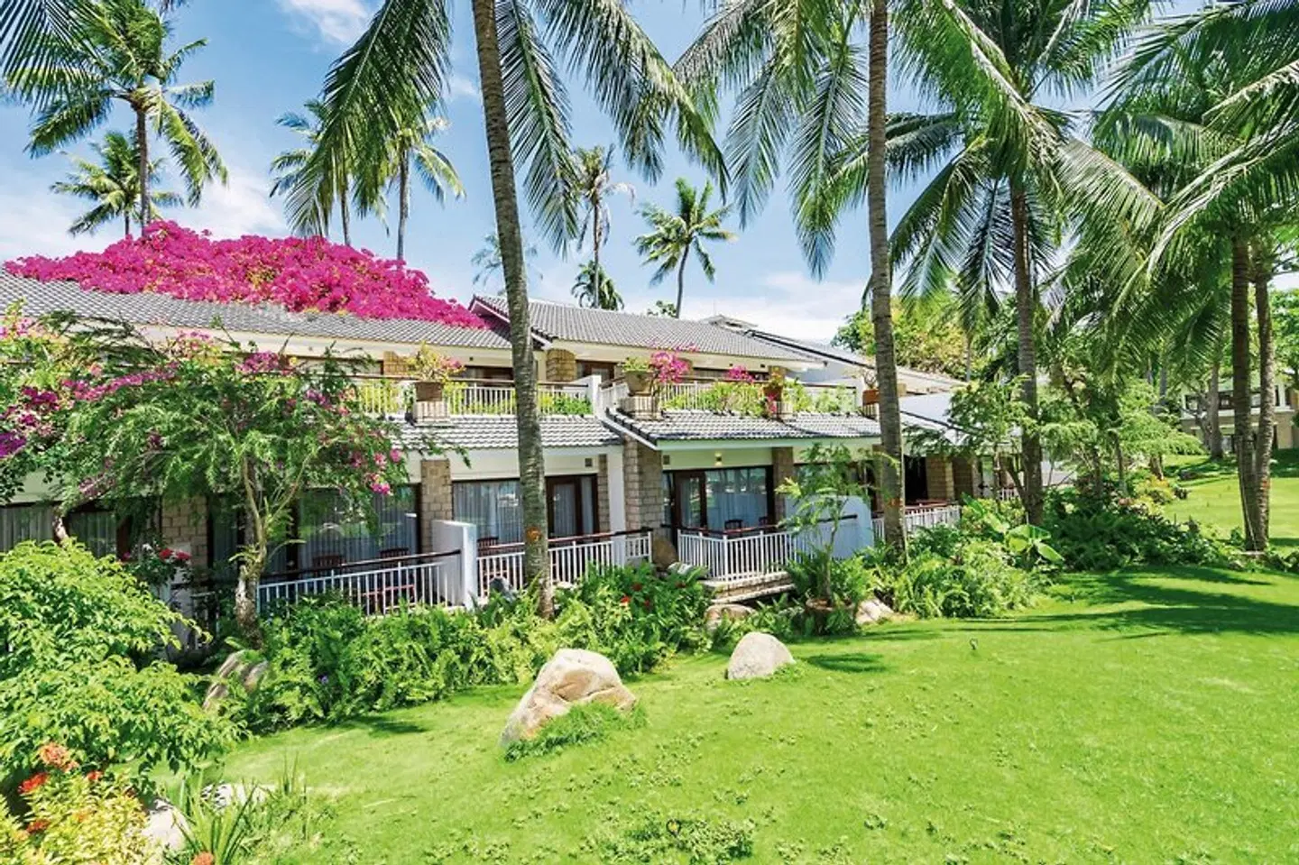 Hoang Ngoc Beach Resort EXTERIOR