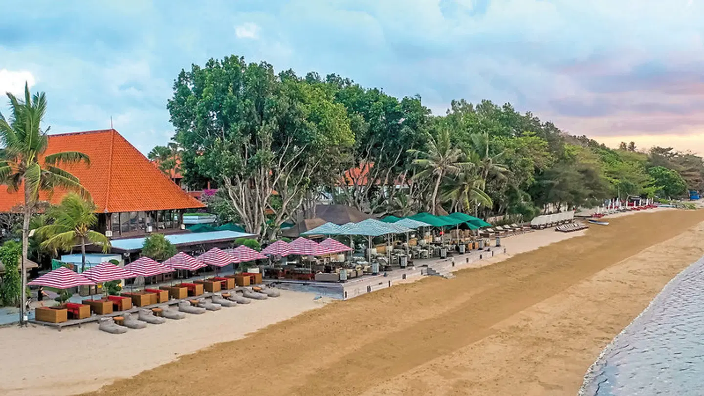 Puri Santrian Strand