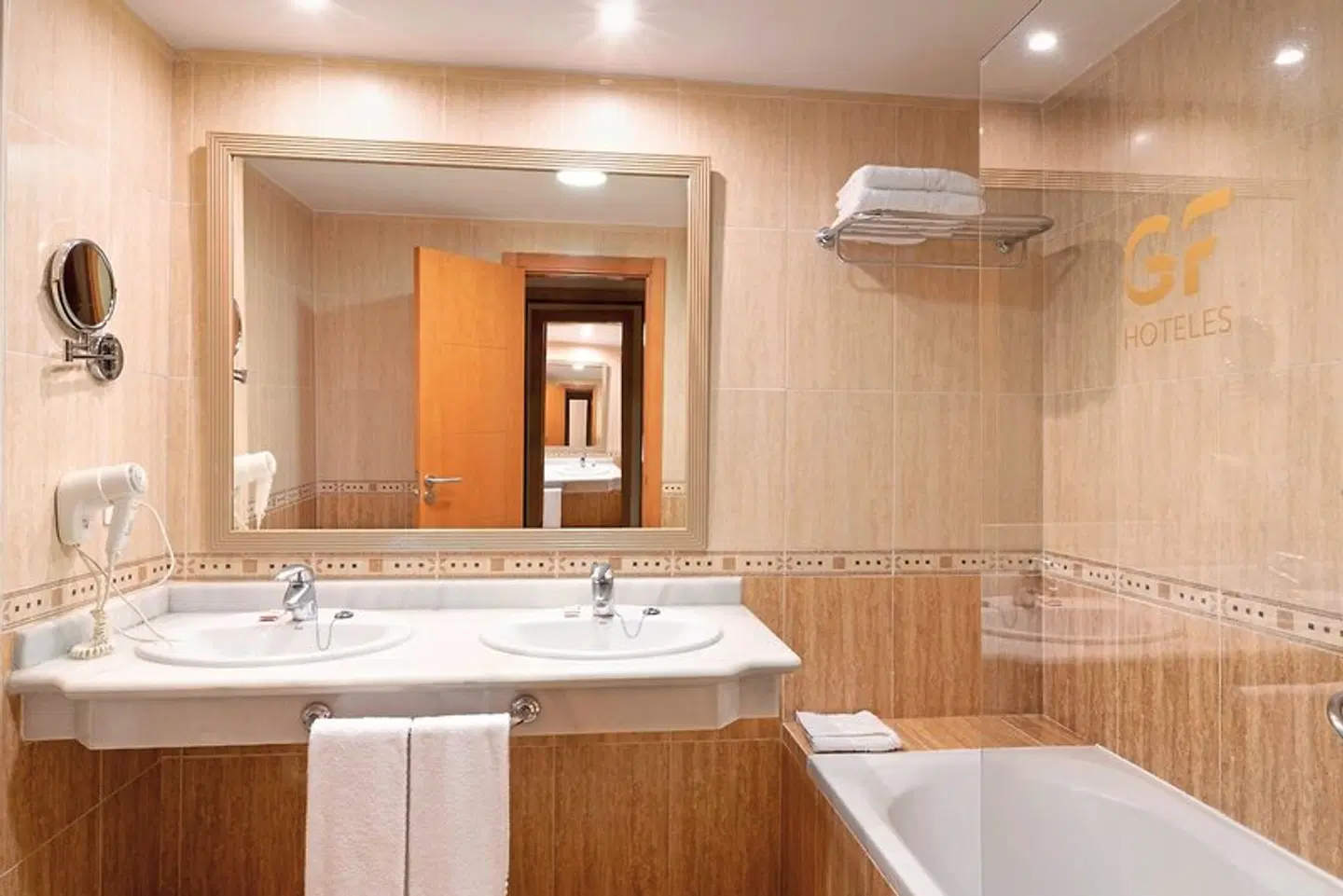 GF Fañabé Badezimmer