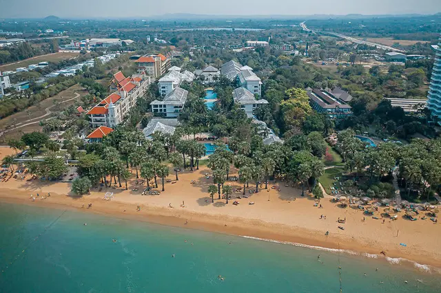 Ravindra Beach Resort & Spa LANDSCAPE