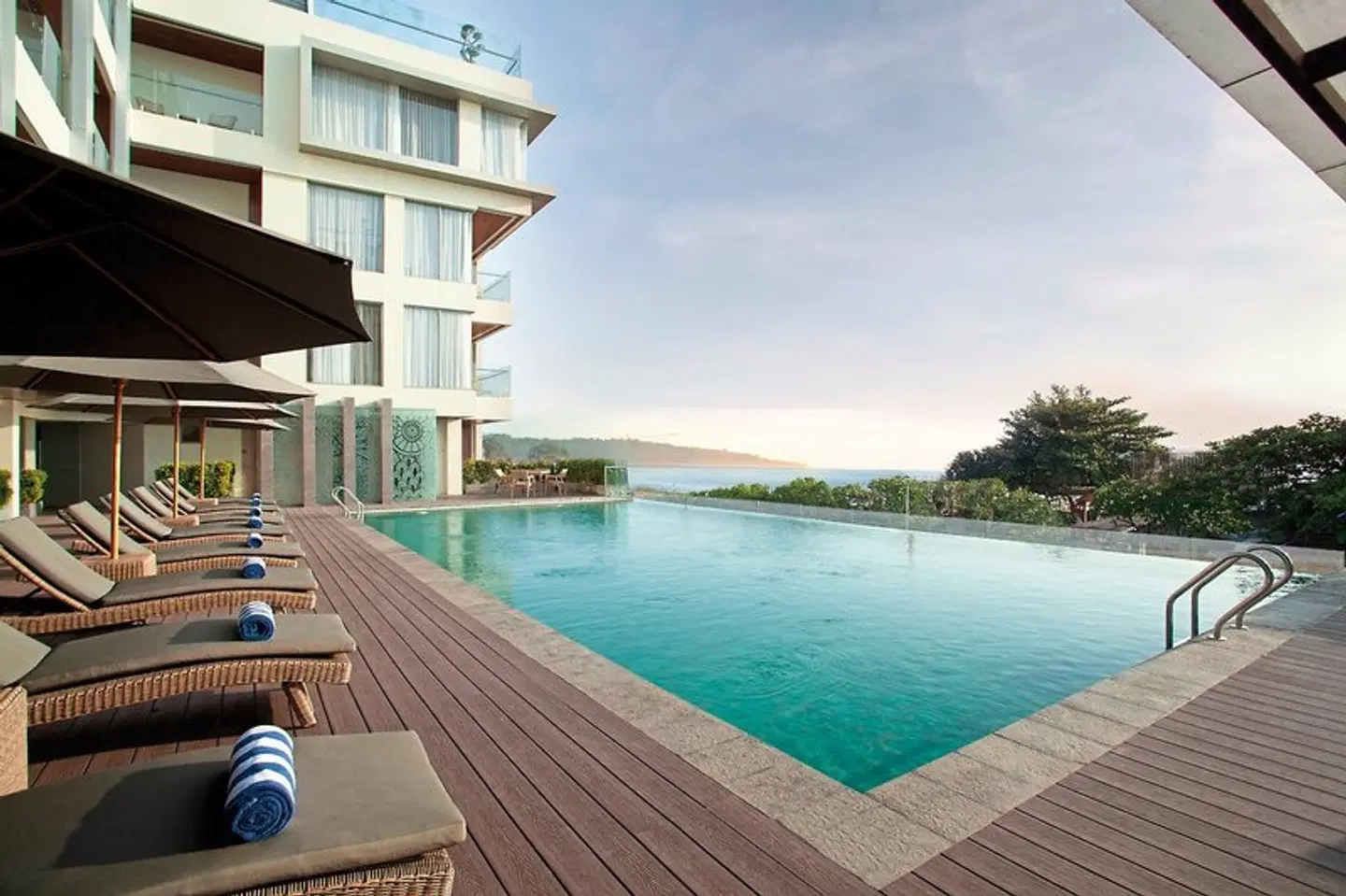 Platinum Hotel Jimbaran Beach Bali OUTDOOR_POOL