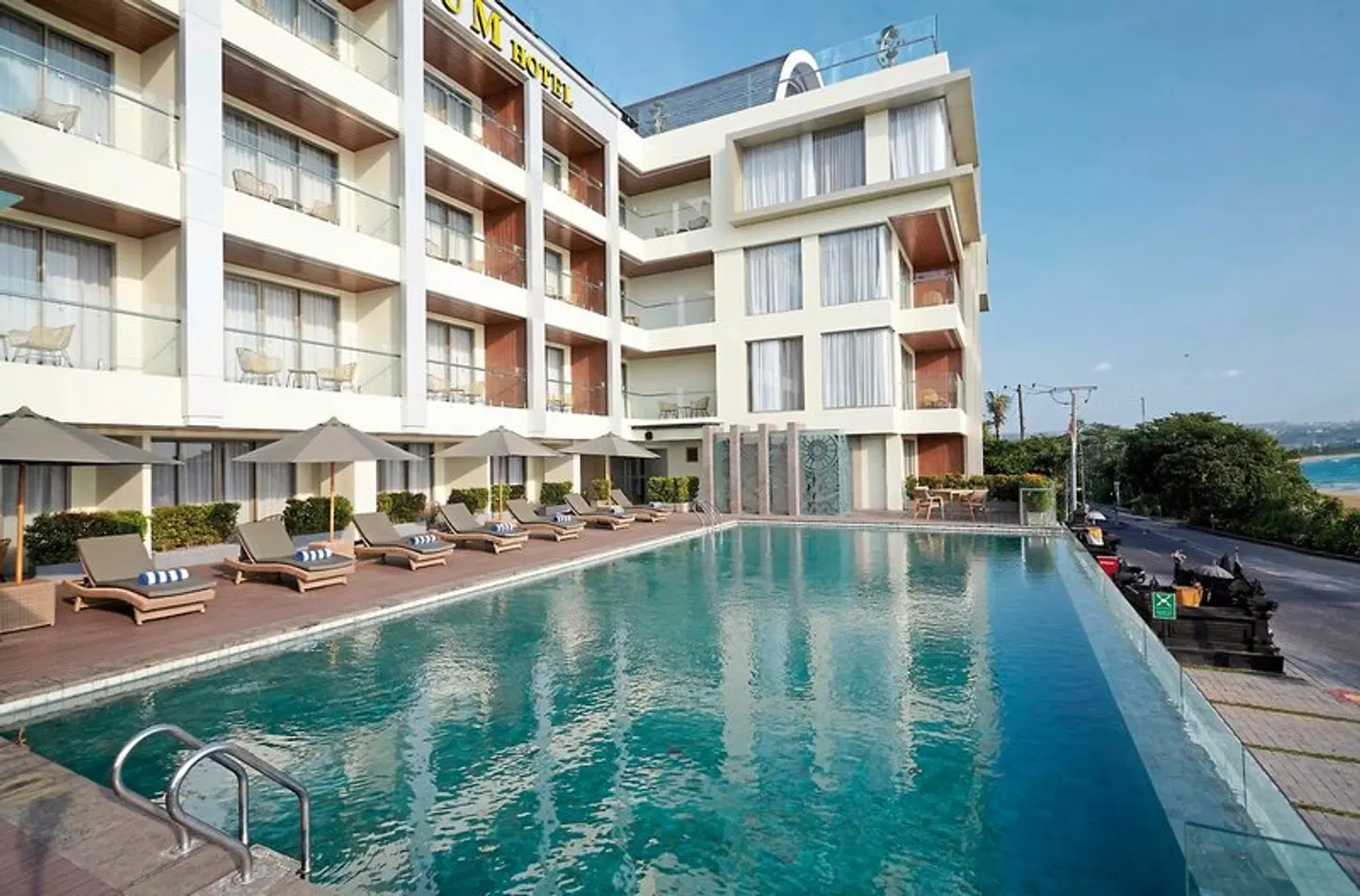 Platinum Hotel Jimbaran Beach Bali OUTDOOR_POOL