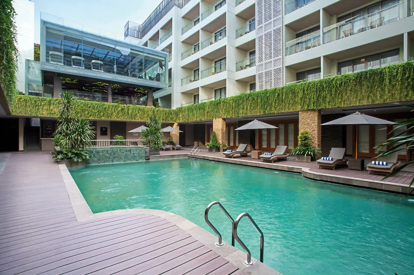Platinum Hotel Jimbaran Beach Bali OUTDOOR_POOL