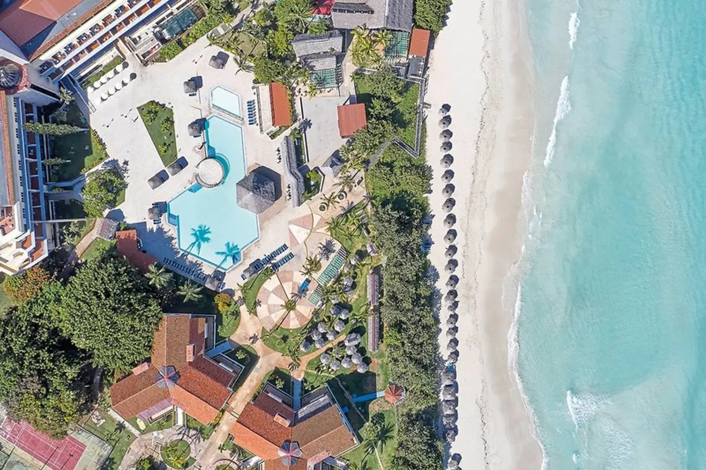 Bella Costa OUTDOOR_POOL
