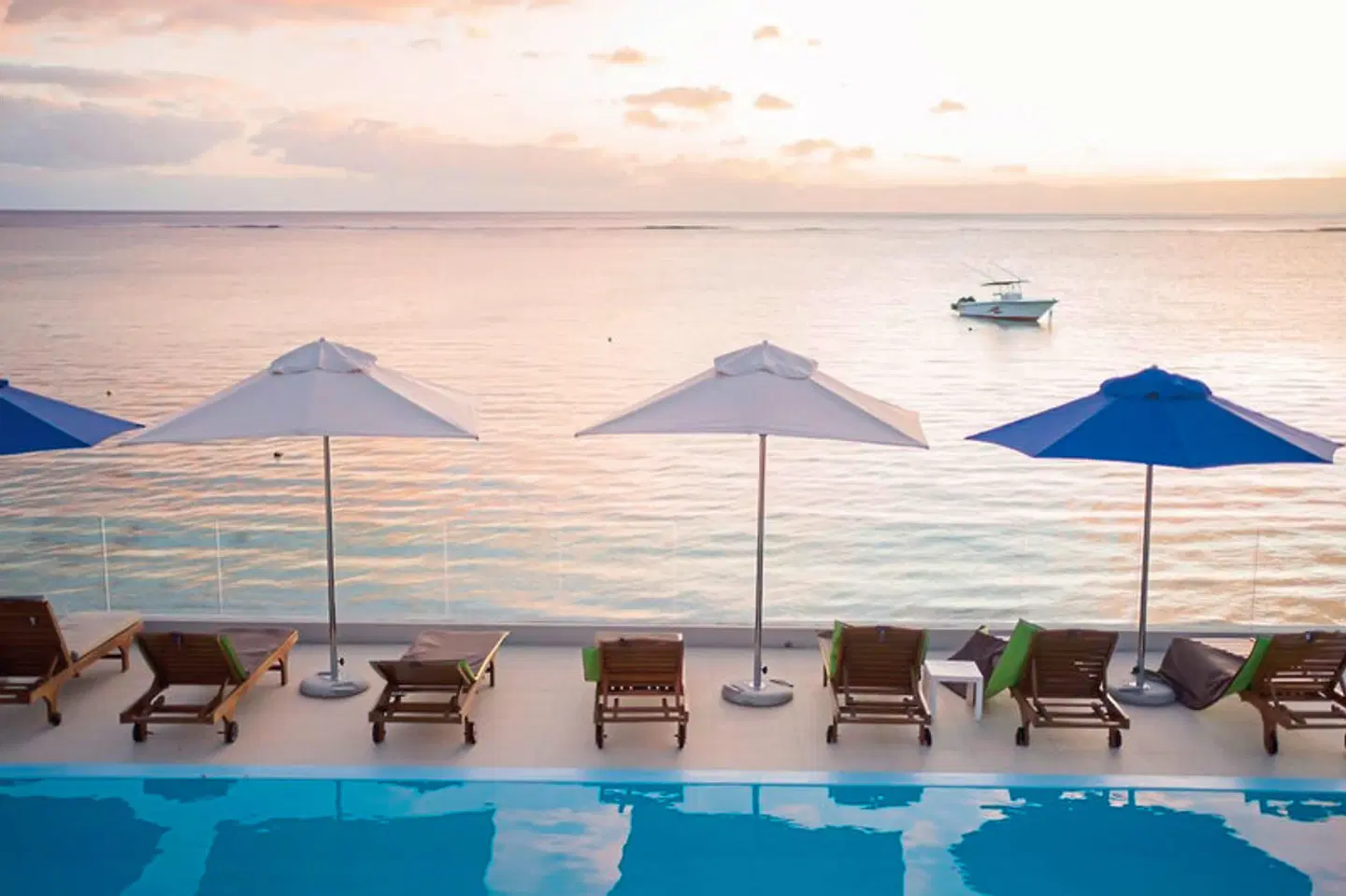Gold Beach Resort & Spa OUTDOOR_POOL