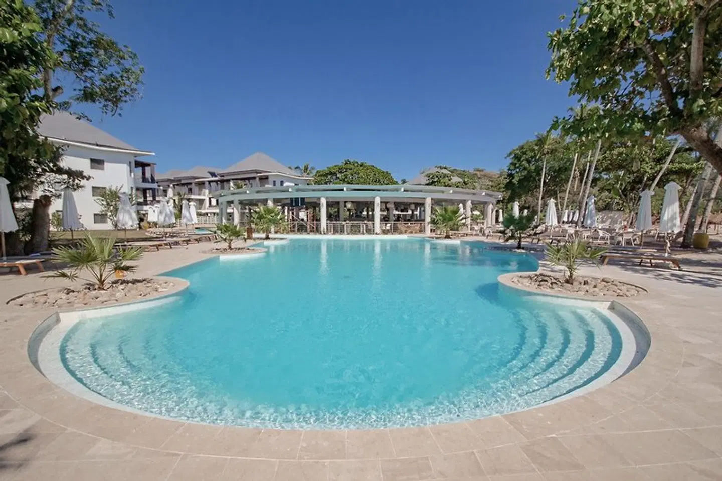 Royal Andilana Resort & Spa OUTDOOR_POOL