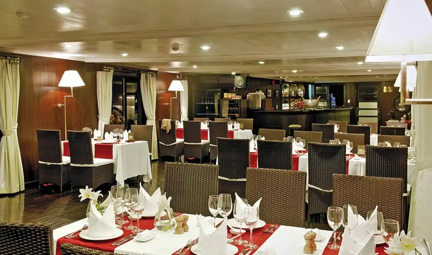 Erlebnis Halong Bucht (1 Nacht) Restaurant