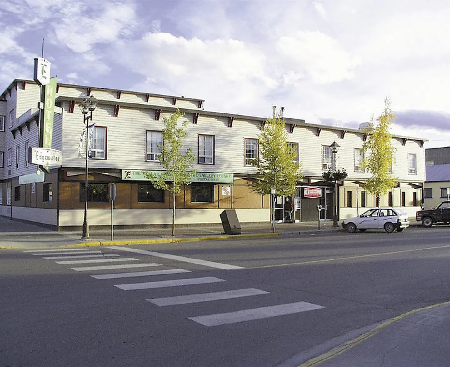 Edgewater Hotel EXTERIOR