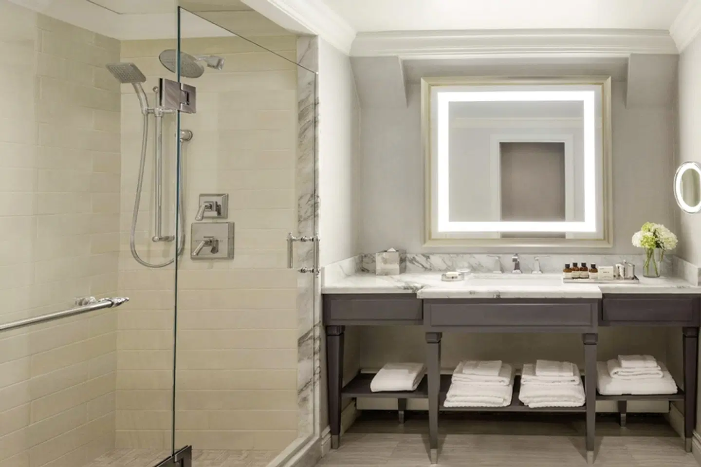Fairmont Hotel MacDonald Badezimmer