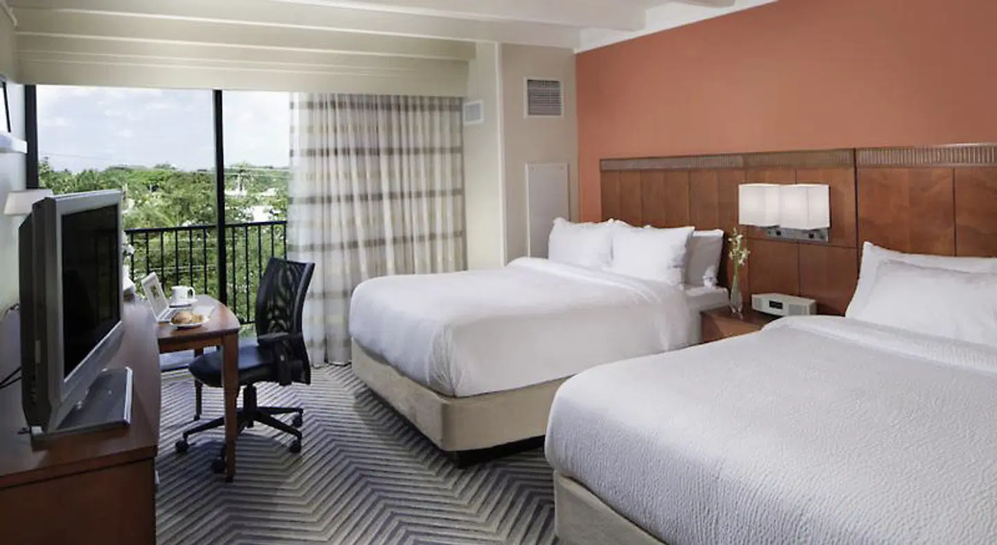 Courtyard Fort Lauderdale East ROOM_EXAMPLE