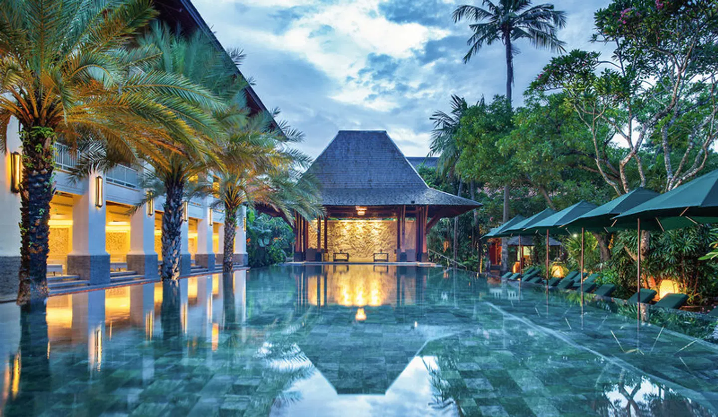 Puri Santrian OUTDOOR_POOL