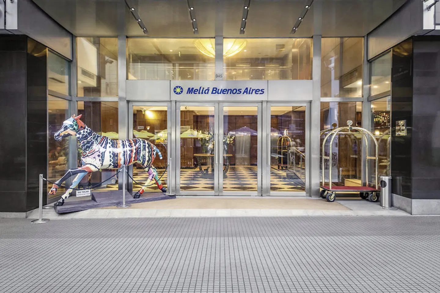 DoubleTree by Hilton Buenos Aires EXTERIOR
