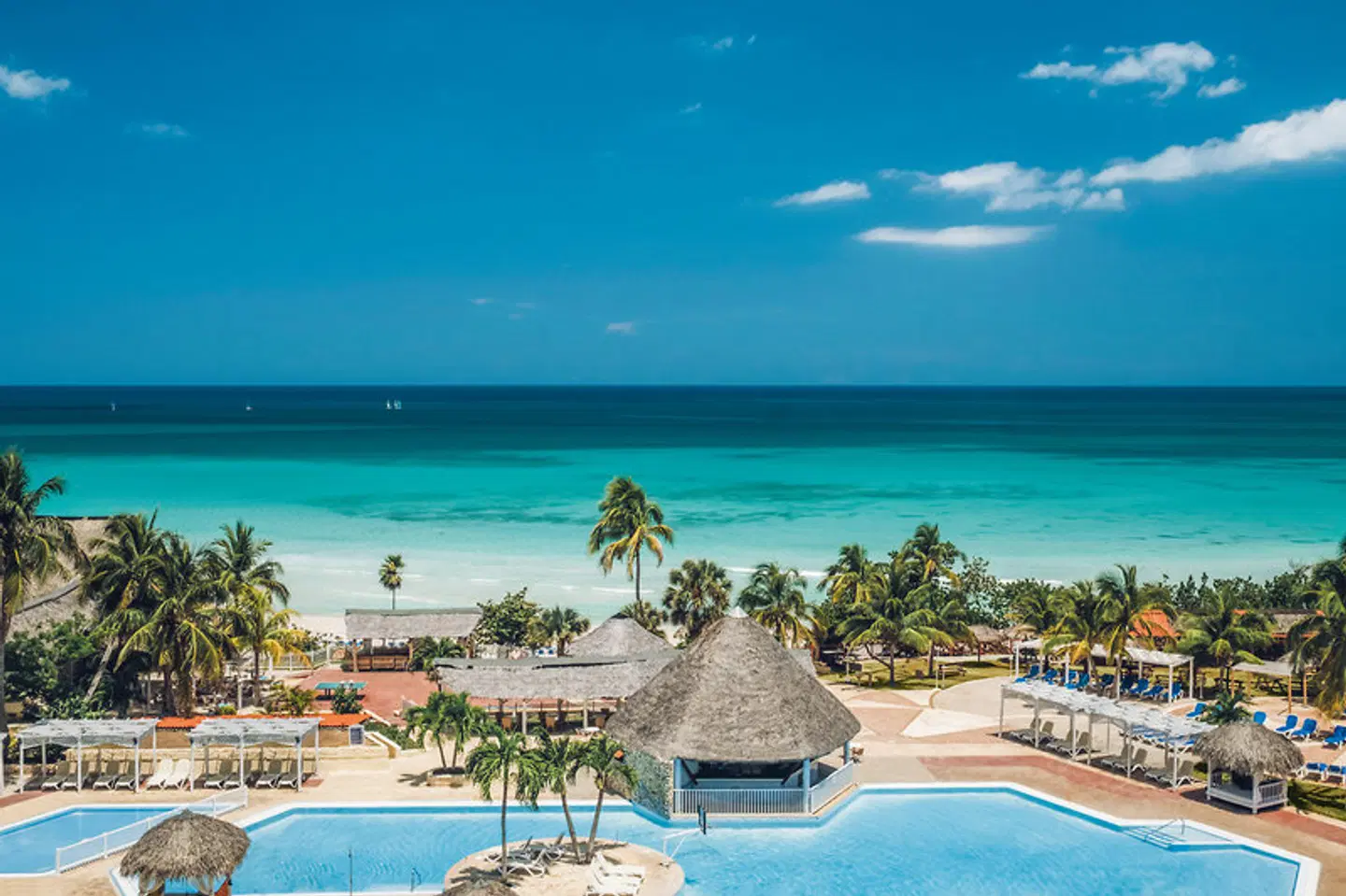 Bella Costa OUTDOOR_POOL