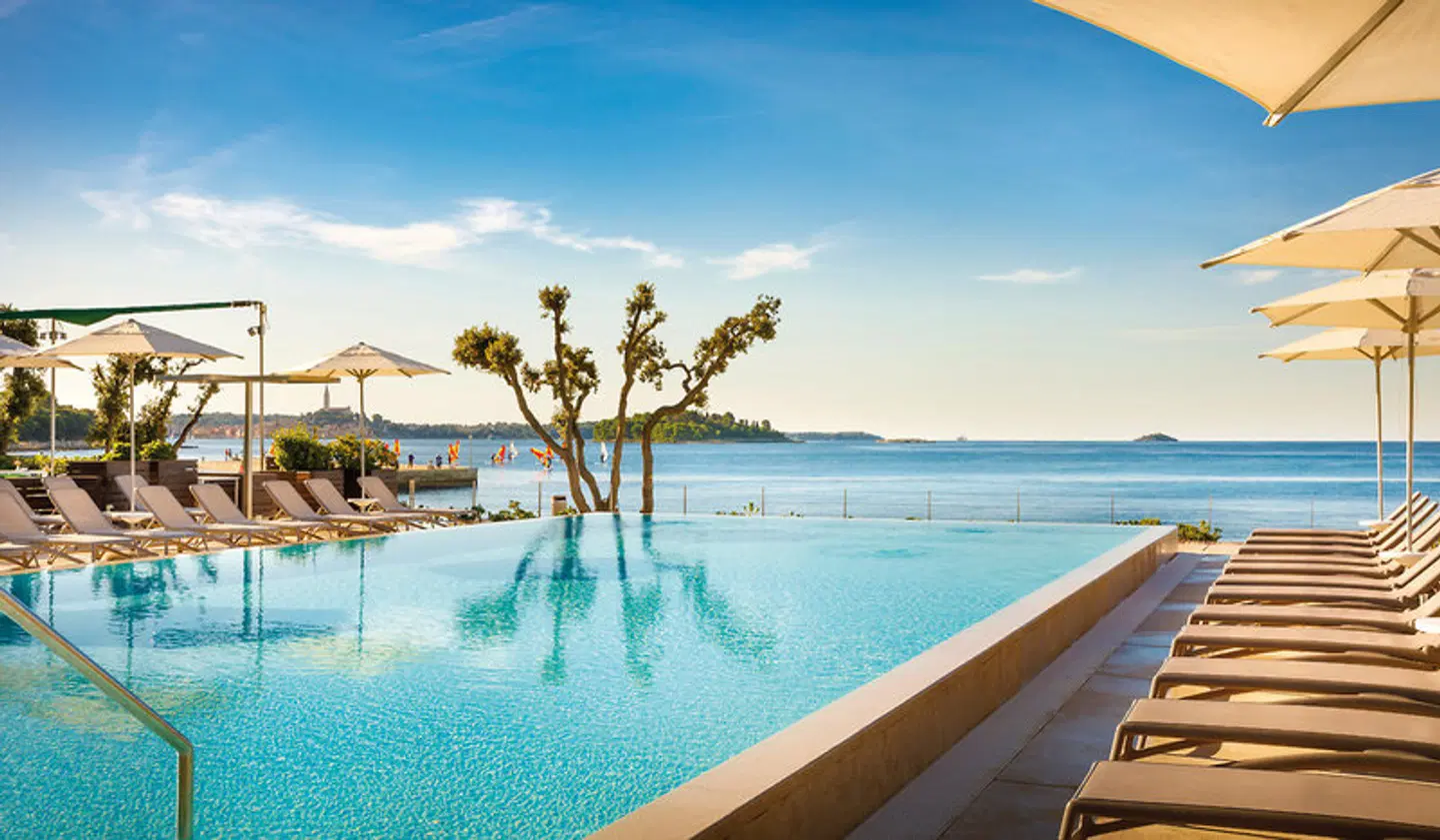 Resort Amarin Rooms OUTDOOR_POOL