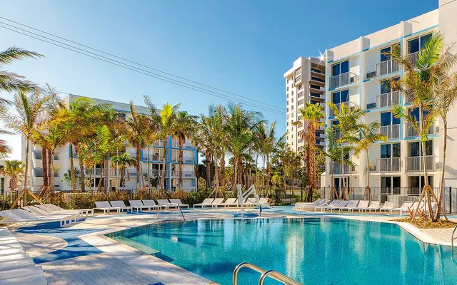Plunge Beach Resort OUTDOOR_POOL