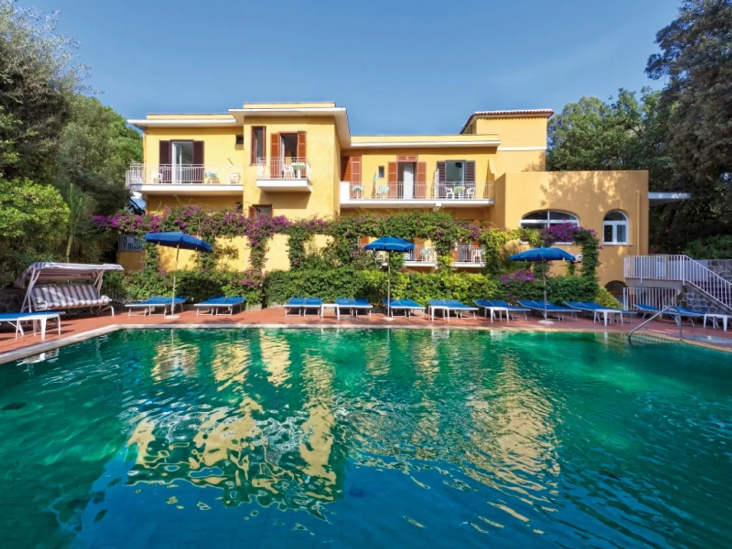 Cleopatra EXTERIOR