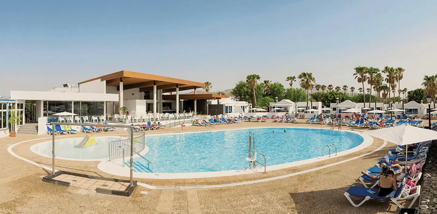 Hyde Park Lane OUTDOOR_POOL