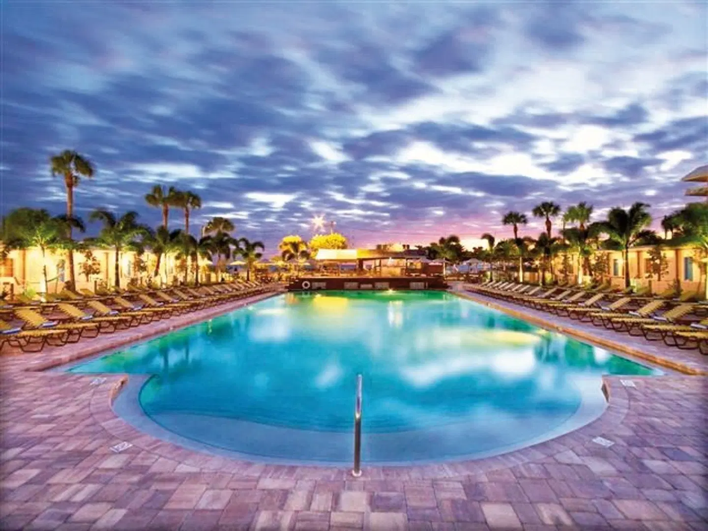 Postcard Inn on the Beach OUTDOOR_POOL