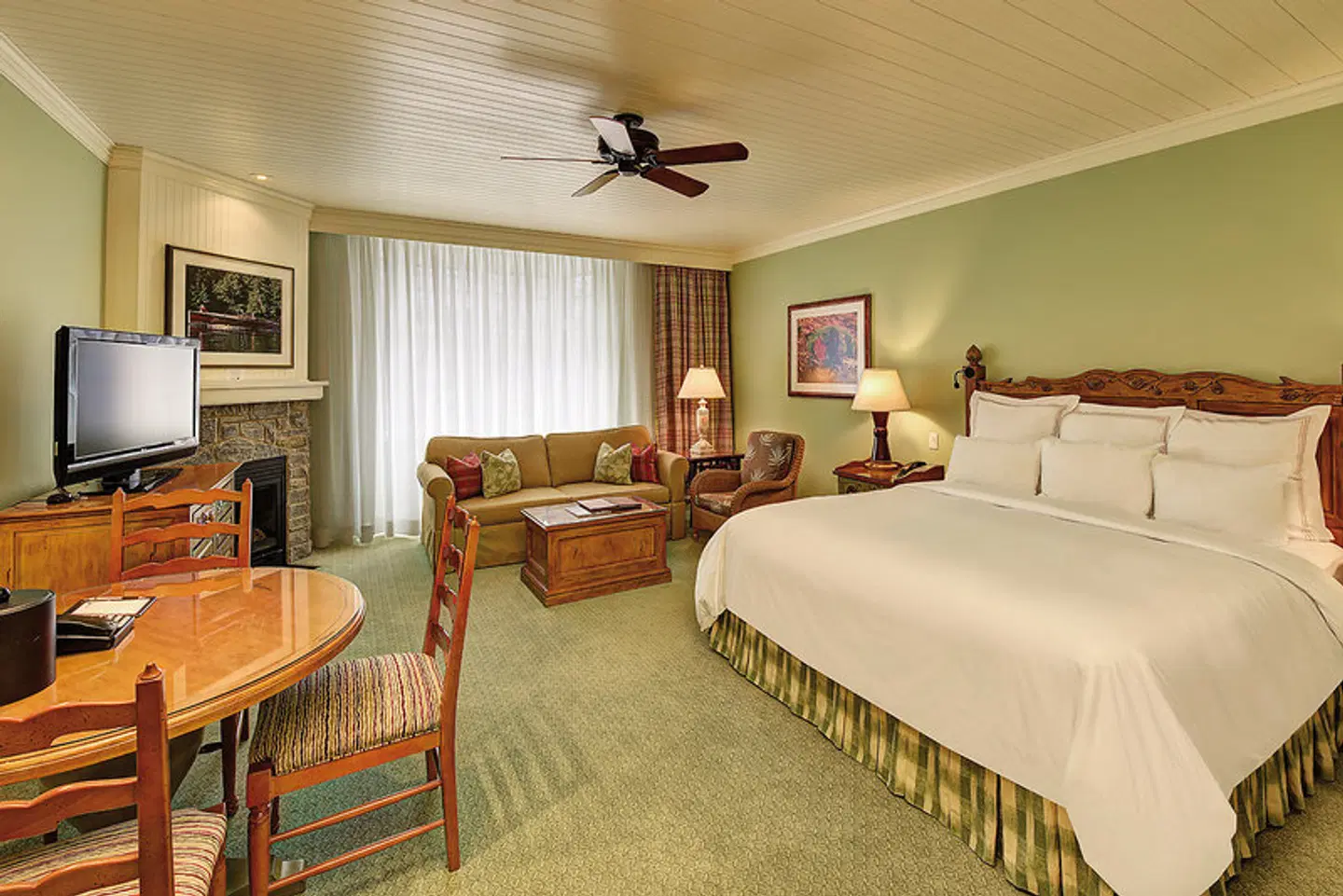 JW Marriott The Rosseau Muskoka Resort & Spa ROOM_EXAMPLE