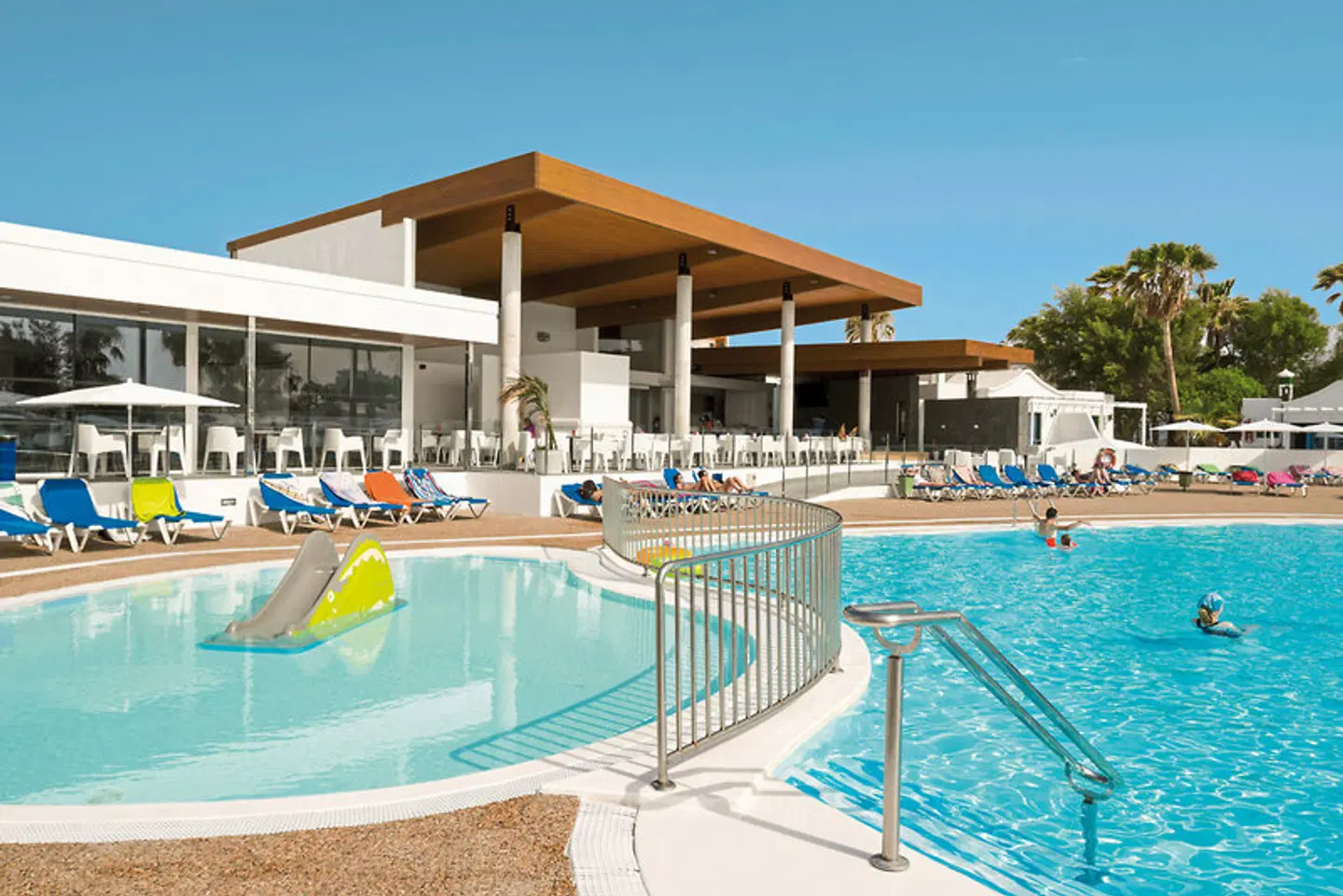 Hyde Park Lane OUTDOOR_POOL