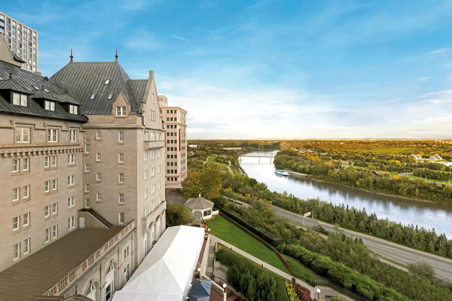 Fairmont Hotel MacDonald EXTERIOR