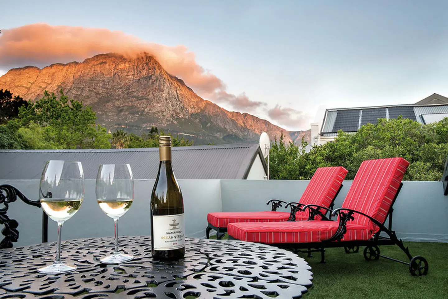 La Fontaine Guest House Terrasse