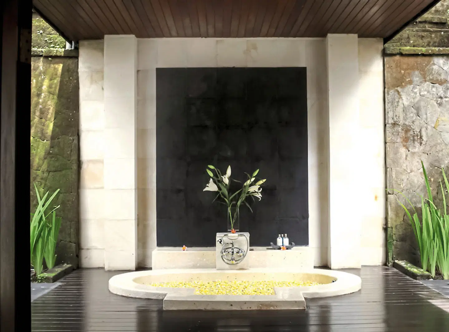 The Ubud Village Resort & Spa Badezimmer