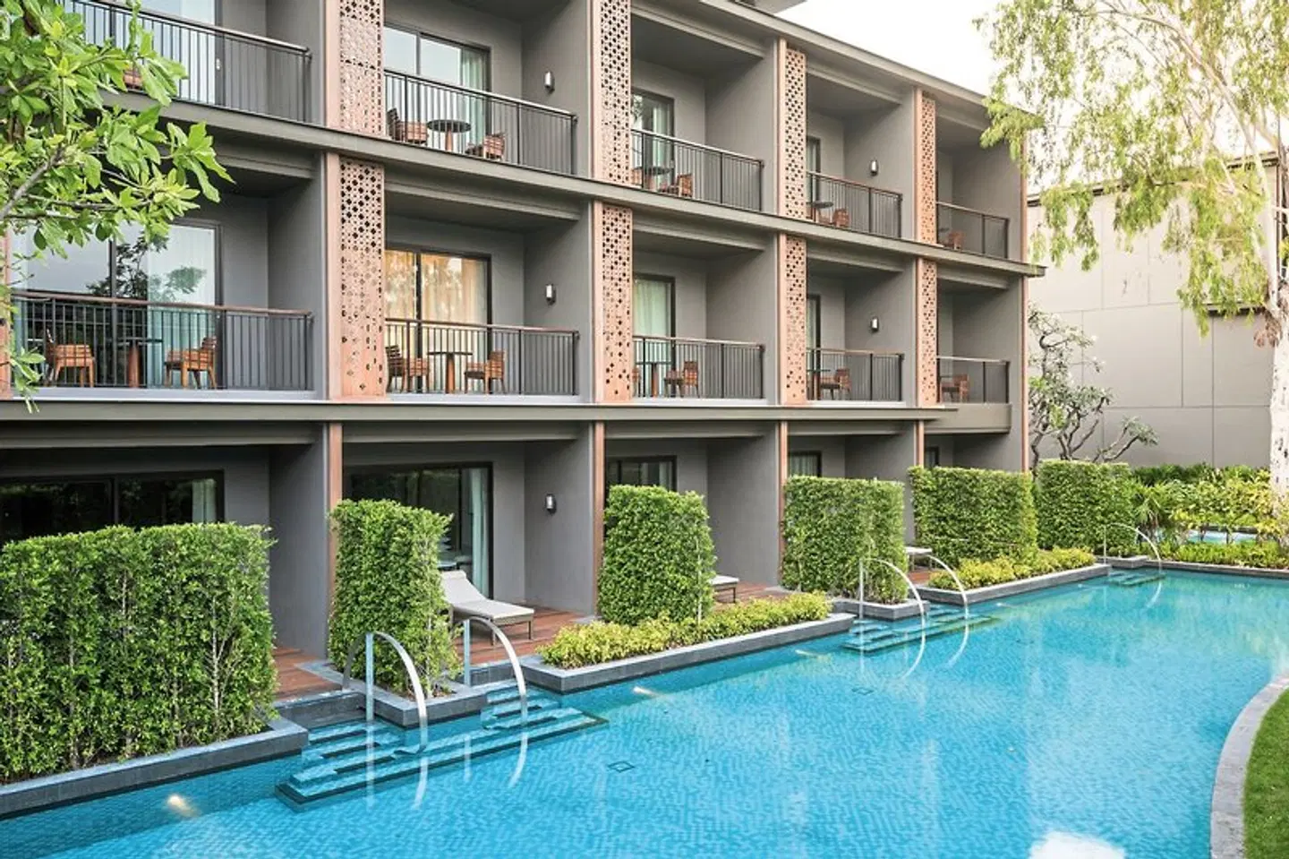 Hua Hin Marriott Resort & Spa OUTDOOR_POOL