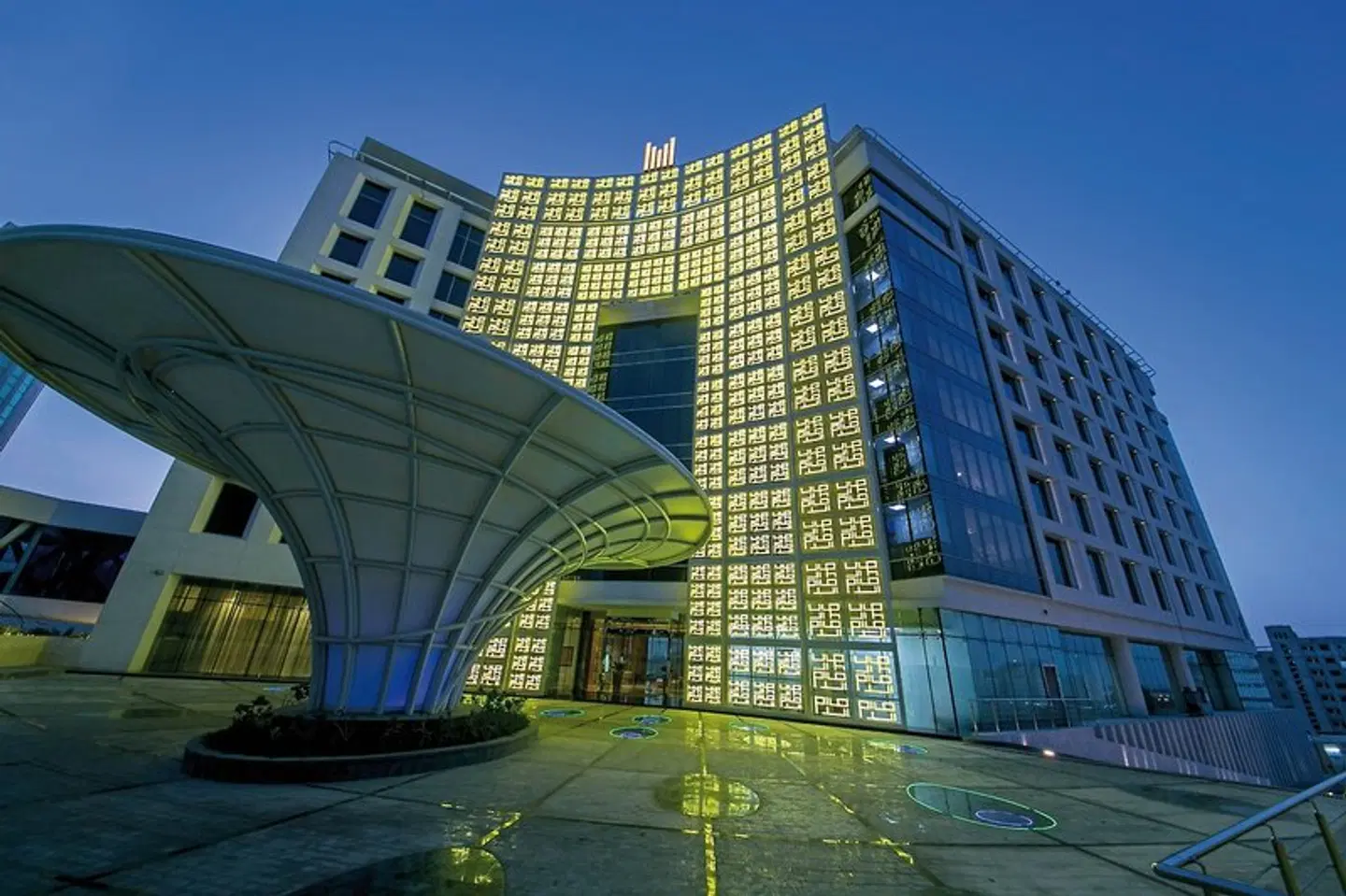 Grand Millennium Muscat EXTERIOR