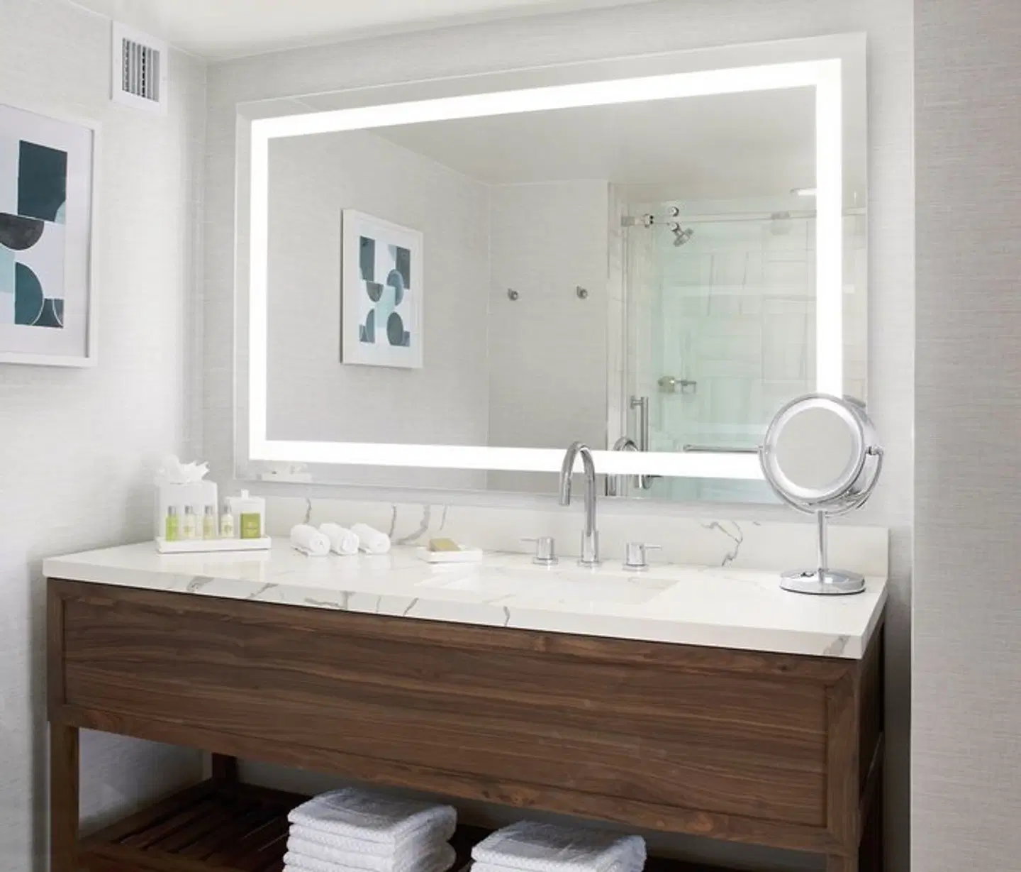 Hilton Santa Monica Hotel & Suites Badezimmer