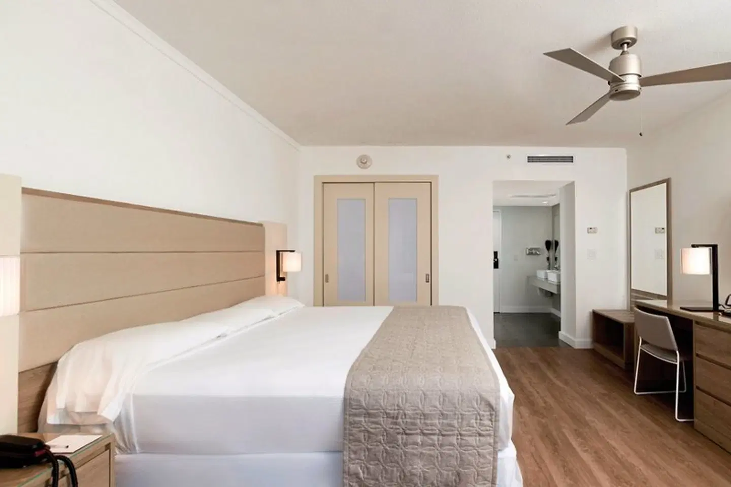 RIU Plaza Miami Beach ROOM_EXAMPLE
