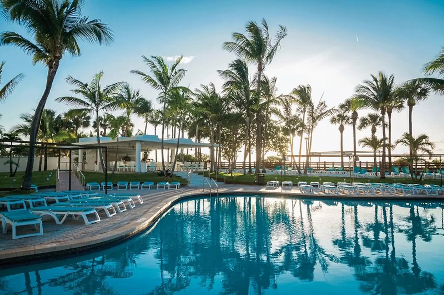 RIU Plaza Miami Beach OUTDOOR_POOL