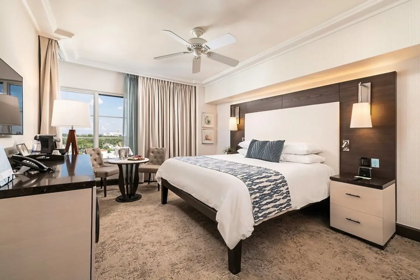 The Palms Hotel & Spa ROOM_EXAMPLE