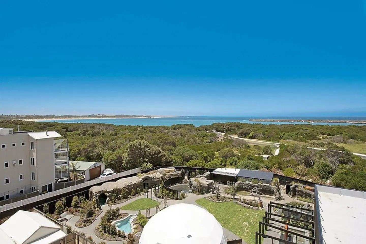 Deep Blue Hotel & Hot Springs Terrasse