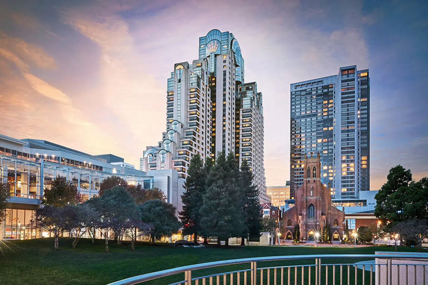San Francisco Marriott Marquis EXTERIOR