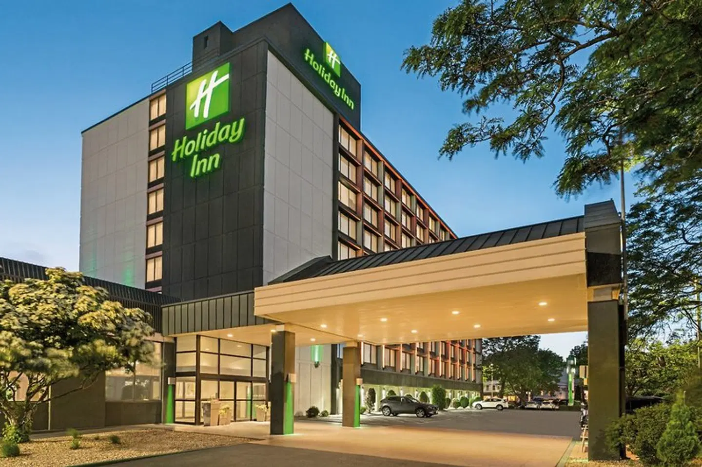 Holiday Inn Boston - Cambridge Area EXTERIOR