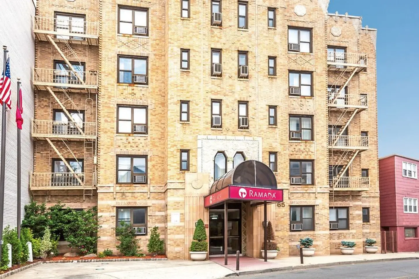 Ramada Jersey City EXTERIOR