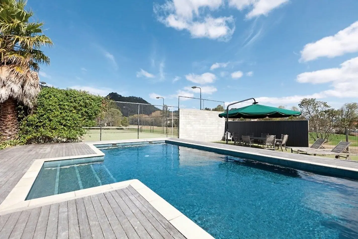 Pauanui Pines Motor Lodge OUTDOOR_POOL