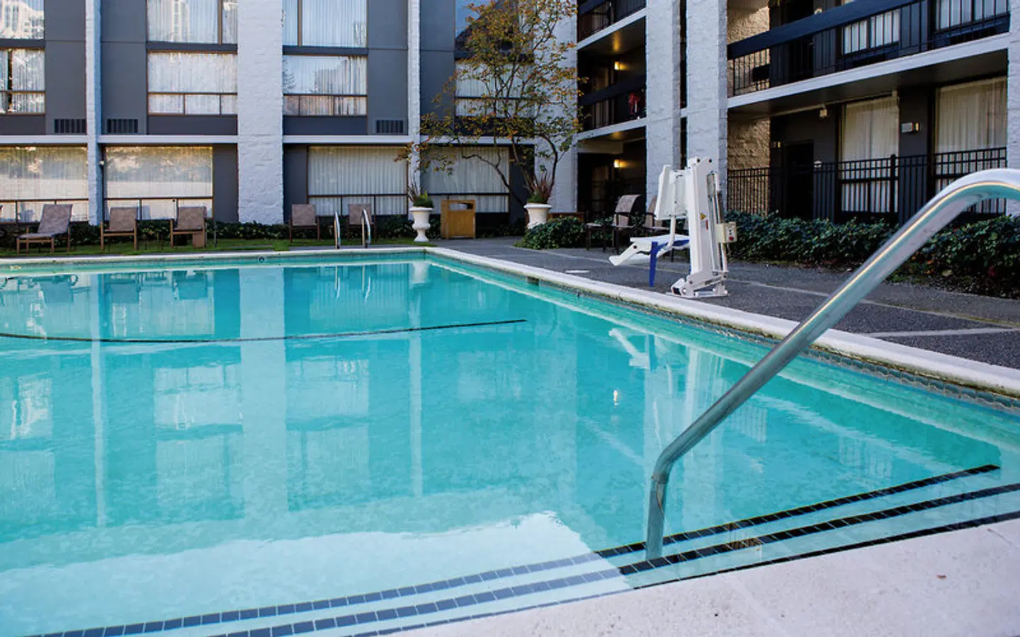 Hotel 116, A Coast Hotel Bellevue OUTDOOR_POOL