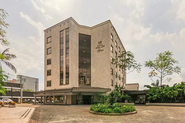 Poblado Plaza EXTERIOR