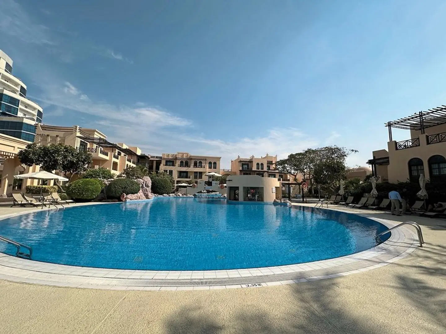 Novotel Bahrain Al Dana Resort OUTDOOR_POOL