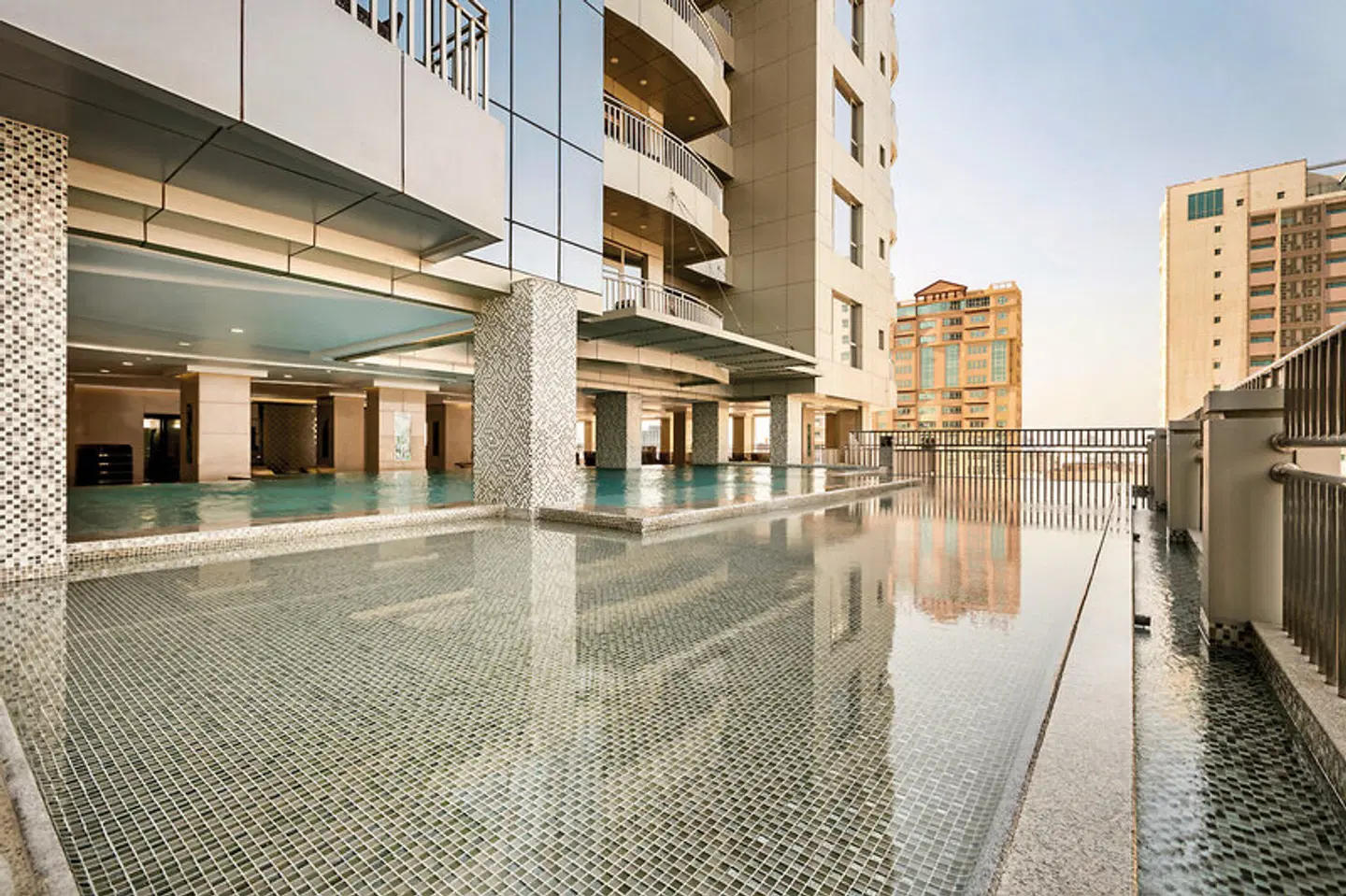 Wyndham Garden Manama EXTERIOR