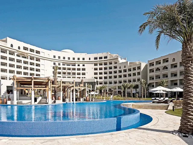 Sofitel Bahrain Zallaq Thalassa Sea & Spa OUTDOOR_POOL