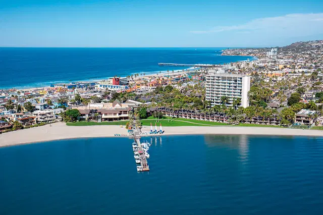 Catamaran Resort Hotel and Spa EXTERIOR